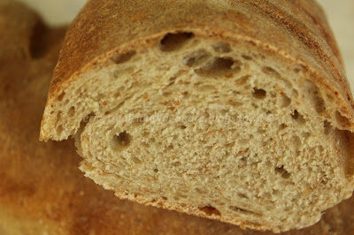 Baguette di pane con crusca e lievito madre