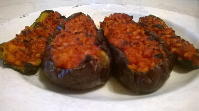 BARCHETTE VEGAN DI MELANZANE E ZUCCHINE RIPIENE DI RISO INTEGRALE PICCANTE