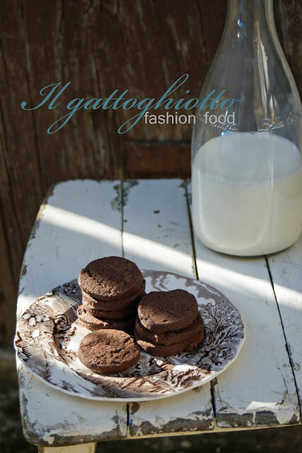 Biscotti al cioccolato e fior di sale…per ricominciare in dolcezza!:D