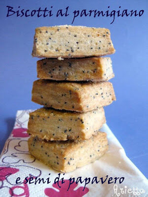 Biscotti al parmigiano e semi di papavero