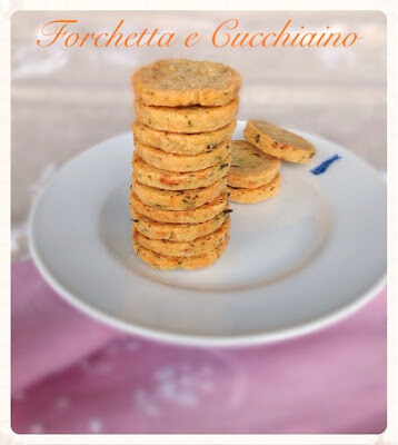 Biscotti salati tipo brisee’ ai formaggi
