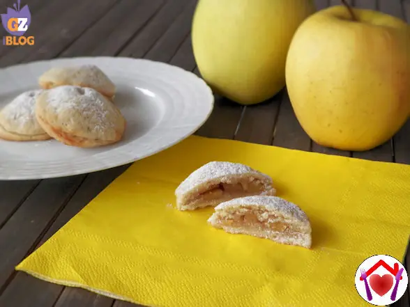 Biscotti vegani con ripieno di mela