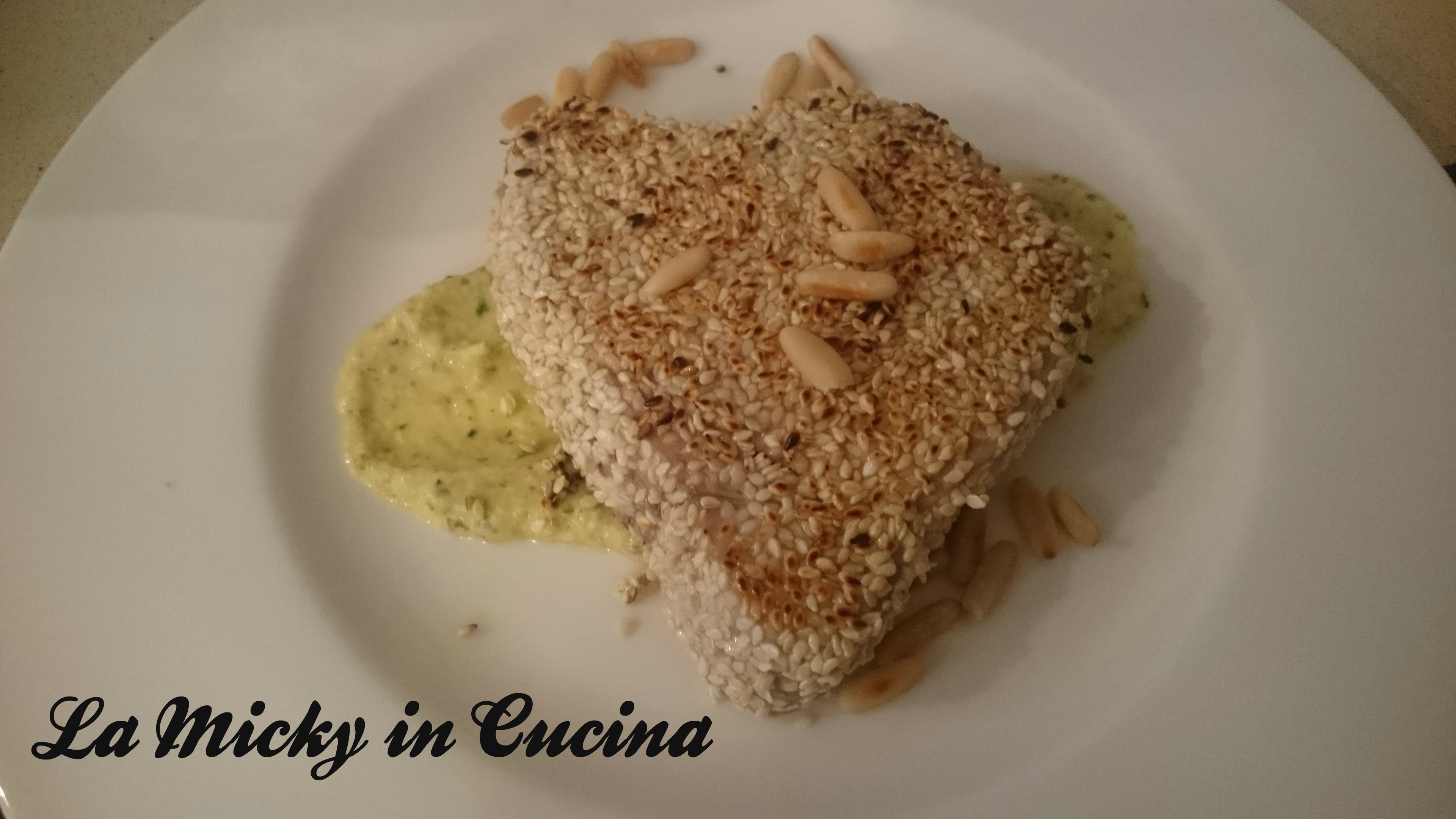 Bistecca di tonno al sesamo con crema d’arancio