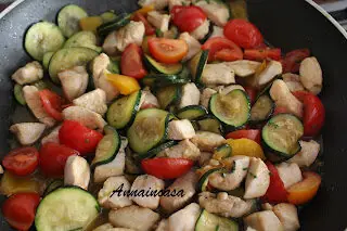 Bocconcini di pollo alle verdure con salsa di soia