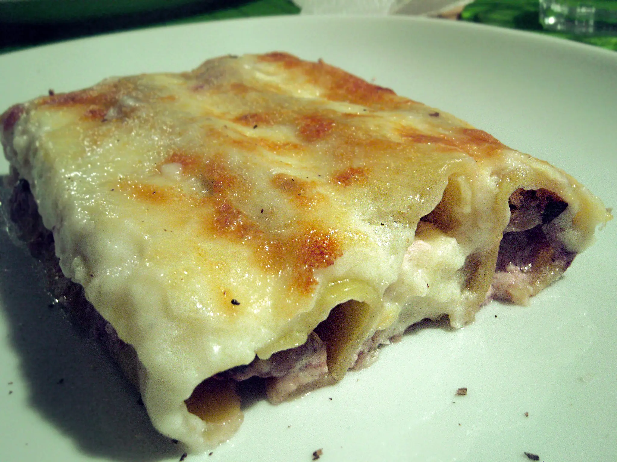 cannelloni ripieni di salsiccia e radicchio
