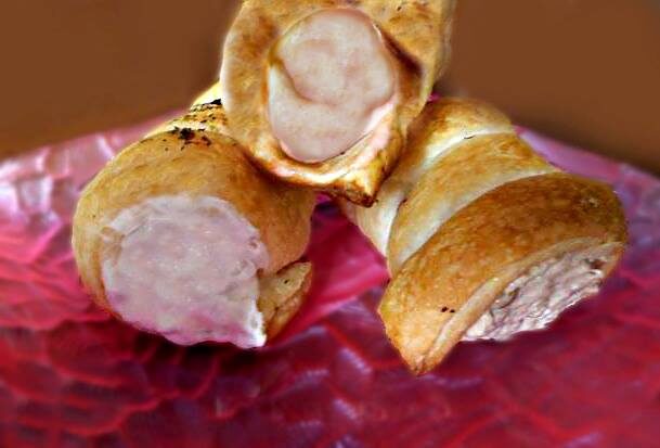 Cannoli e coni di pasta sfoglia salati