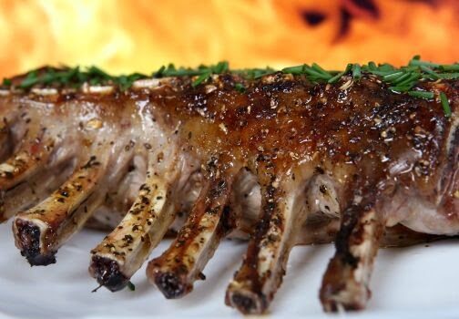 Carrè di Agnello con salsa ai mirtilli
