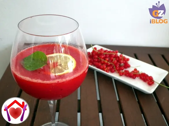 Cocktail di lamponi e ribes