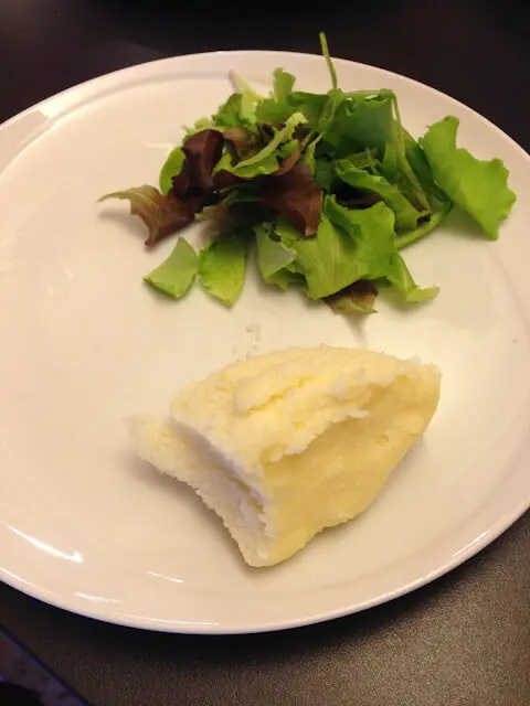 Con e Senza Bimby, Tagliata di Tonno su Letto di Misticanza, Semolino e Carpaccio di Branzino Crudo