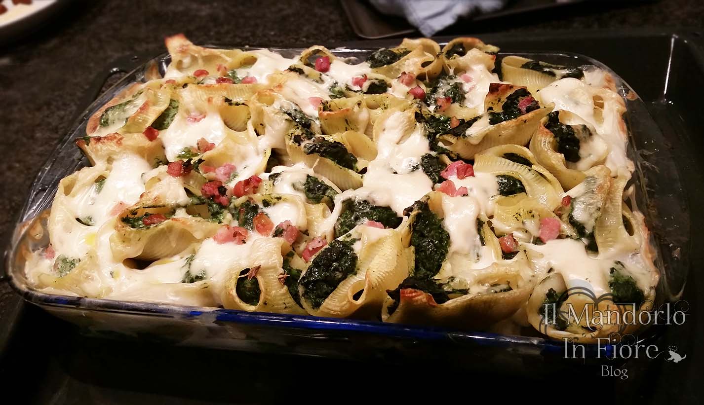 Conchiglioni al forno con spinaci, ricotta e pancetta