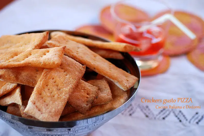Crackers gusto pizza con esubero di pasta madre