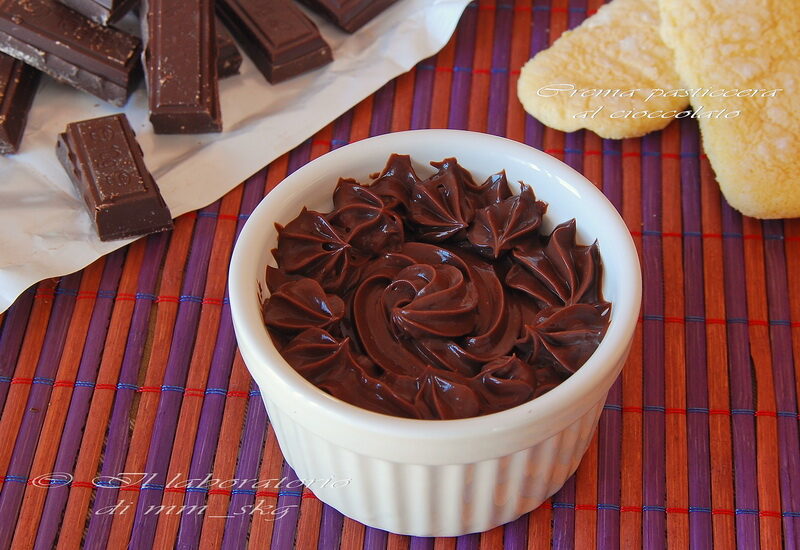CREMA PASTICCERA AL CIOCCOLATO, PREPARATA AL MICROONDE