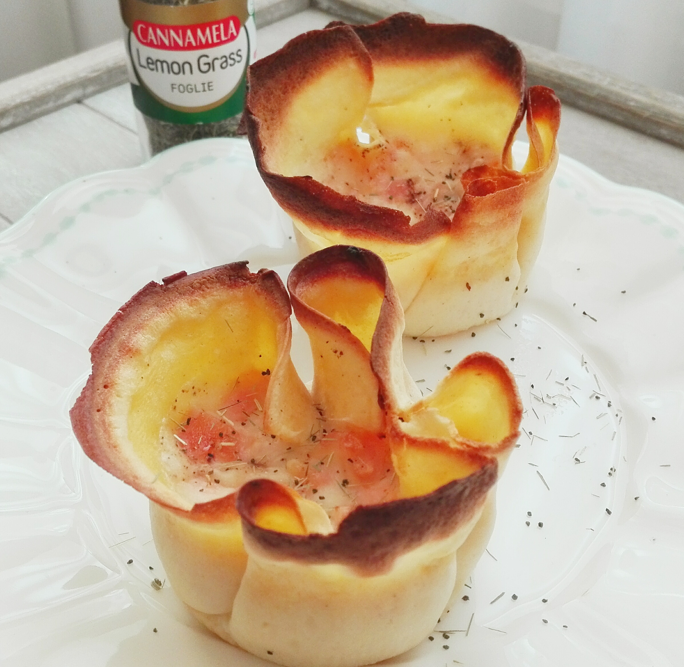 Crespelle al salmone e lemon grass