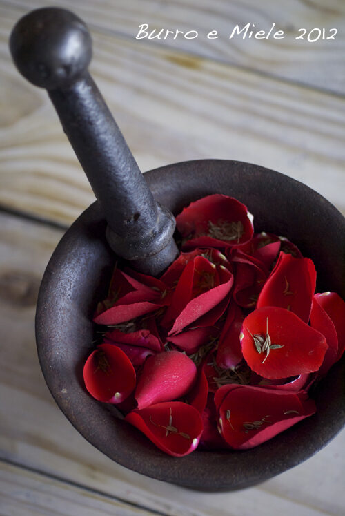 Finte quaglie con salsa di petali di rosa e anice…una pozione d’amore
