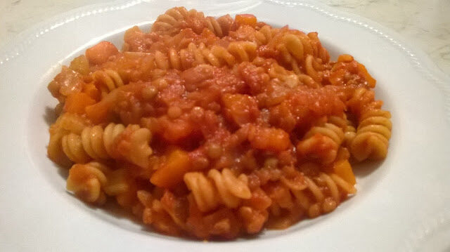 FUSILLI INTEGRALI CON RAGU’ DI LENTICCHIE