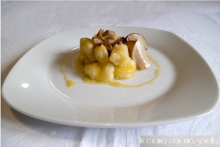 Gnocchi di patate alla zucca e porcini