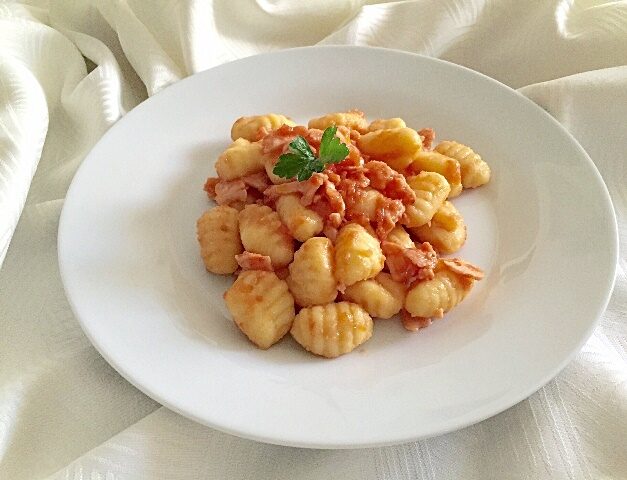 Gnocchi vodka e salmone