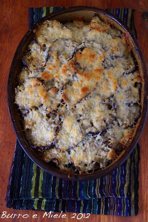 Gratin di melanzane, con labneh e acciughe