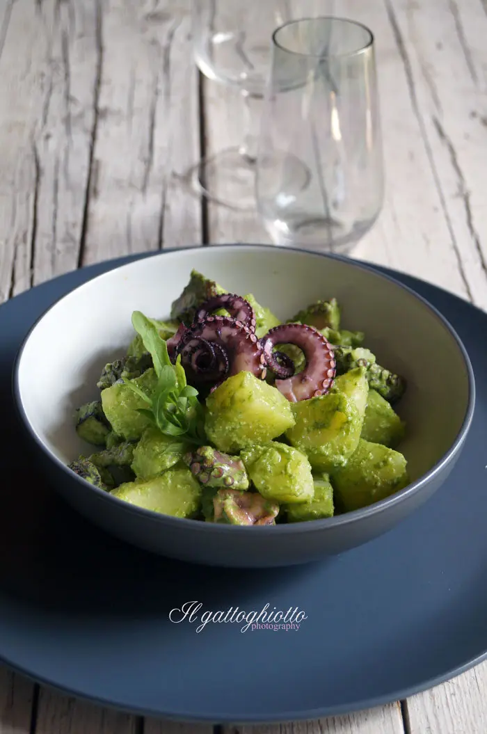 Insalata di polipo e patate con pesto di rucola