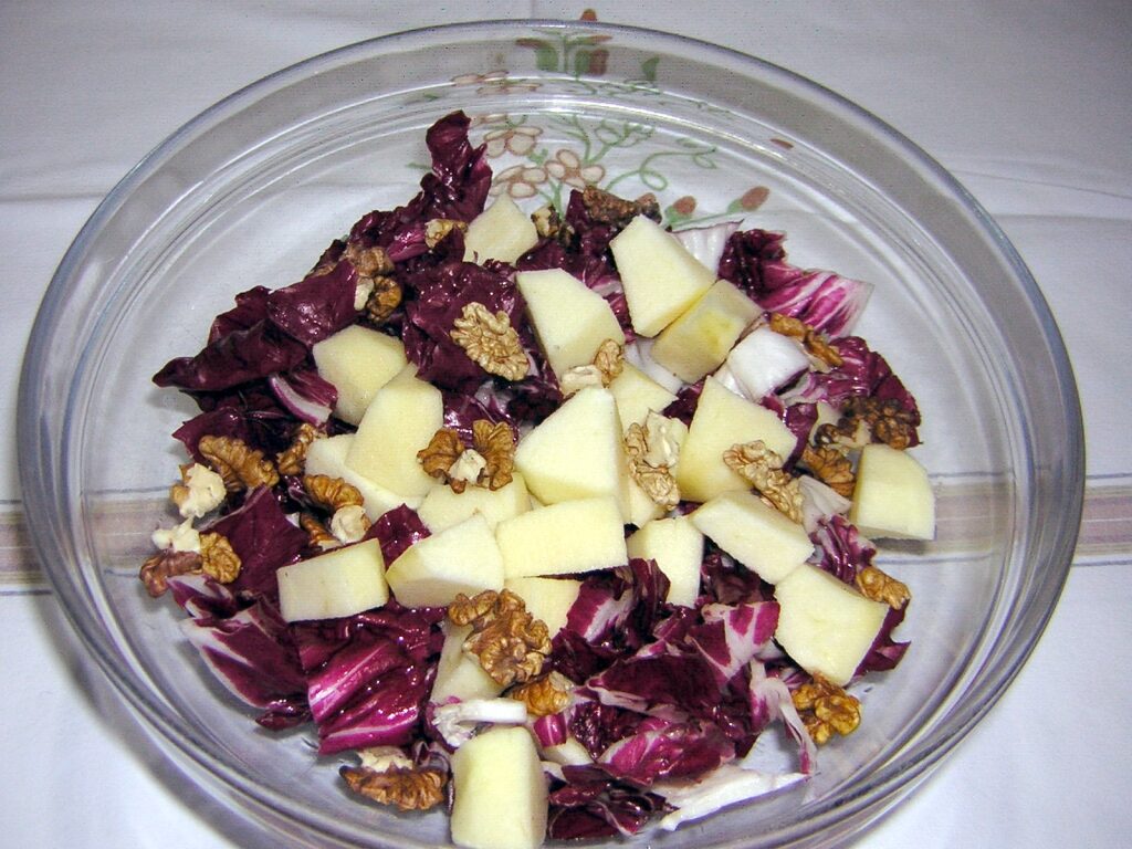 Insalata radicchio mele e noci