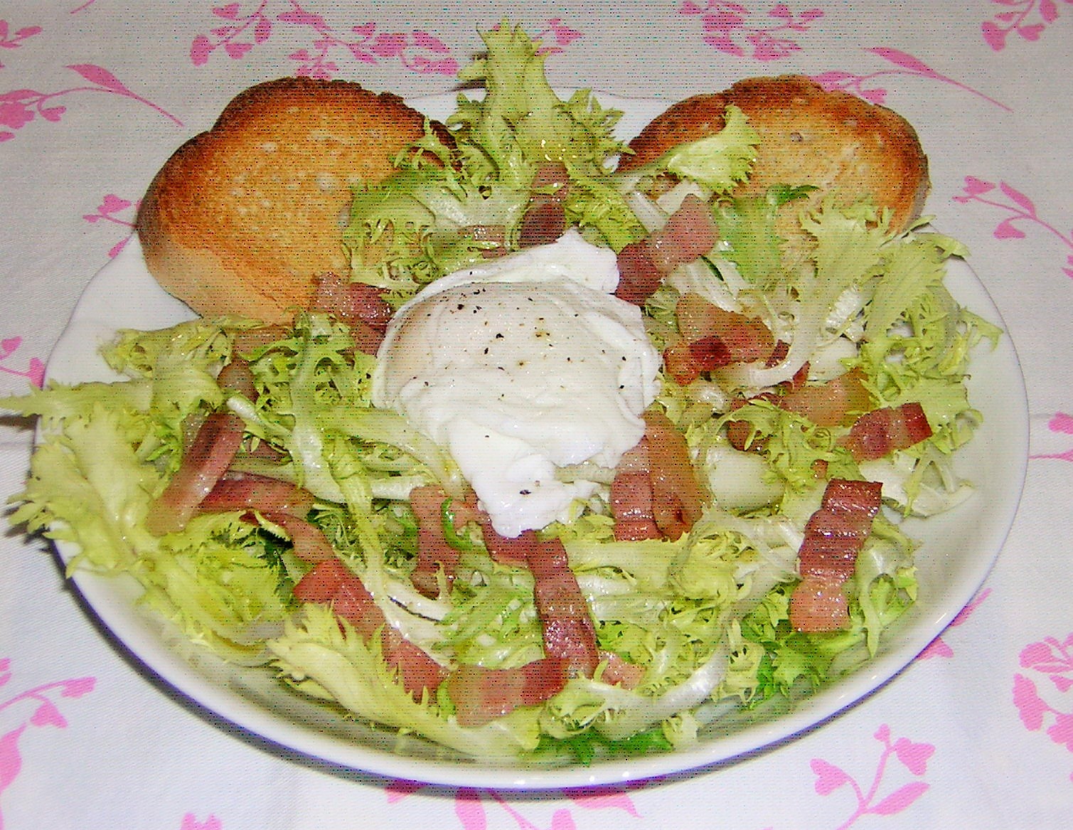 Insalata riccia con pancetta affumicata