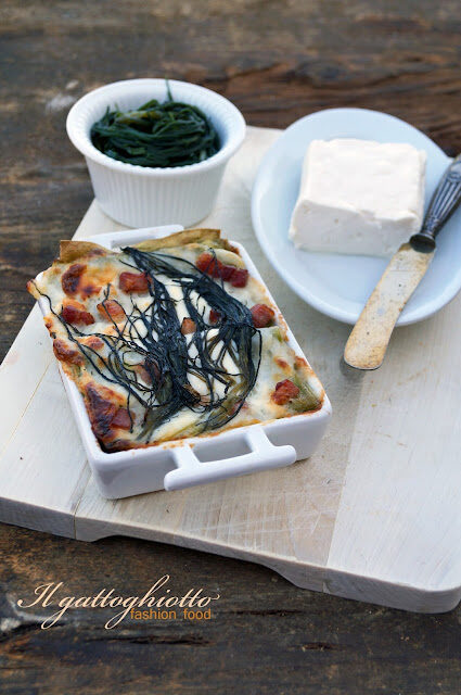 Lasagnette verdi con agretti, crescenza e pancetta dolce