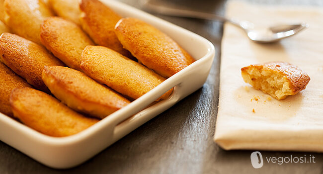 Madeleines vegane: la ricetta dei Vegolosi con limone e mandorle