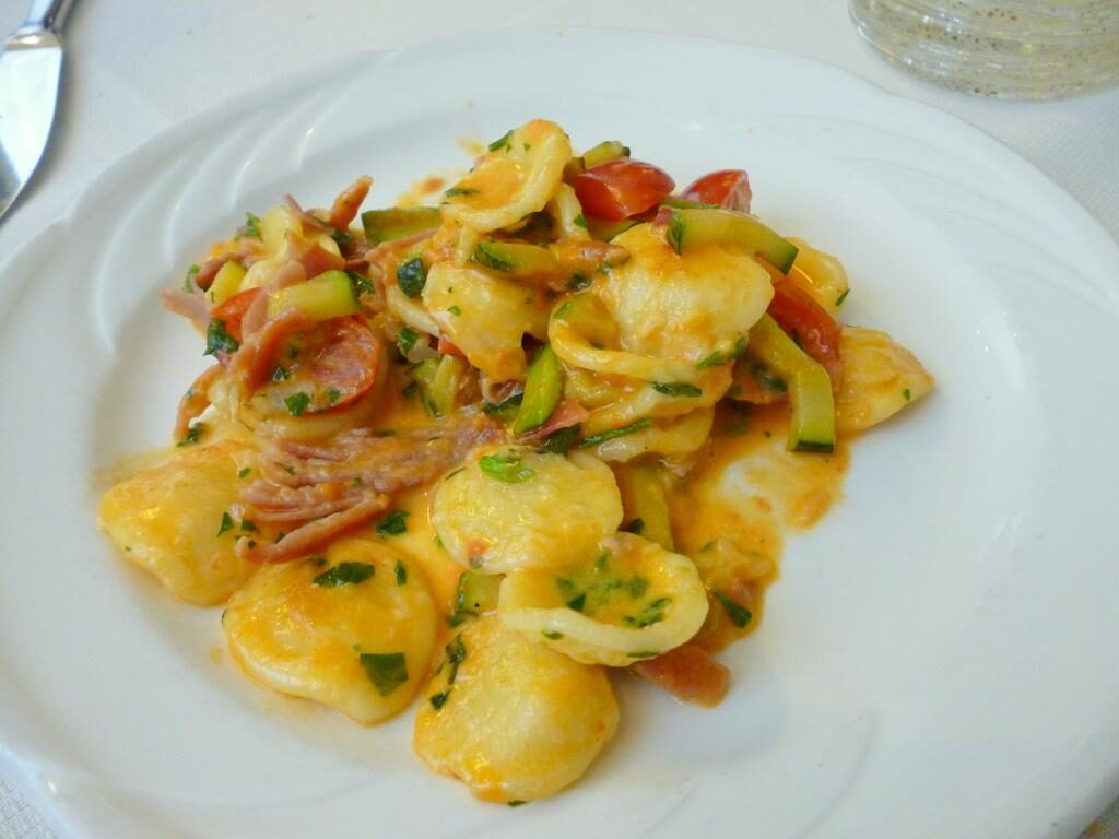 Orecchiette con zucchine e speck