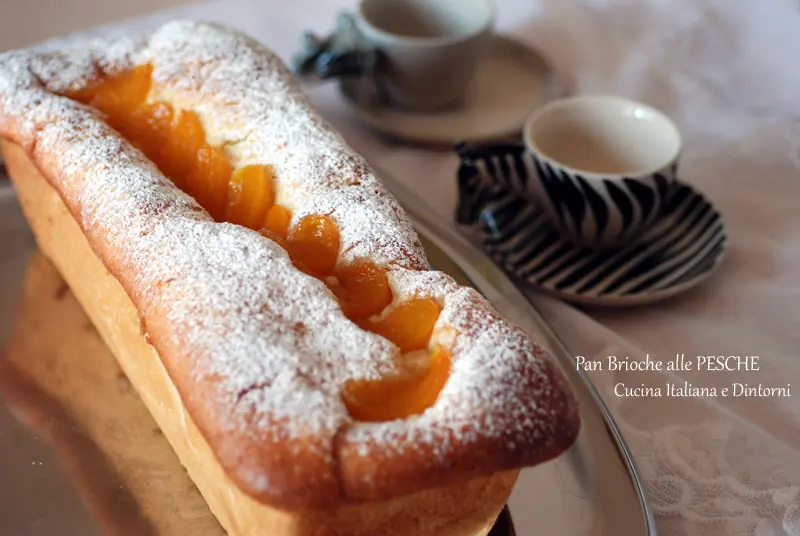 Pan brioche alle pesche