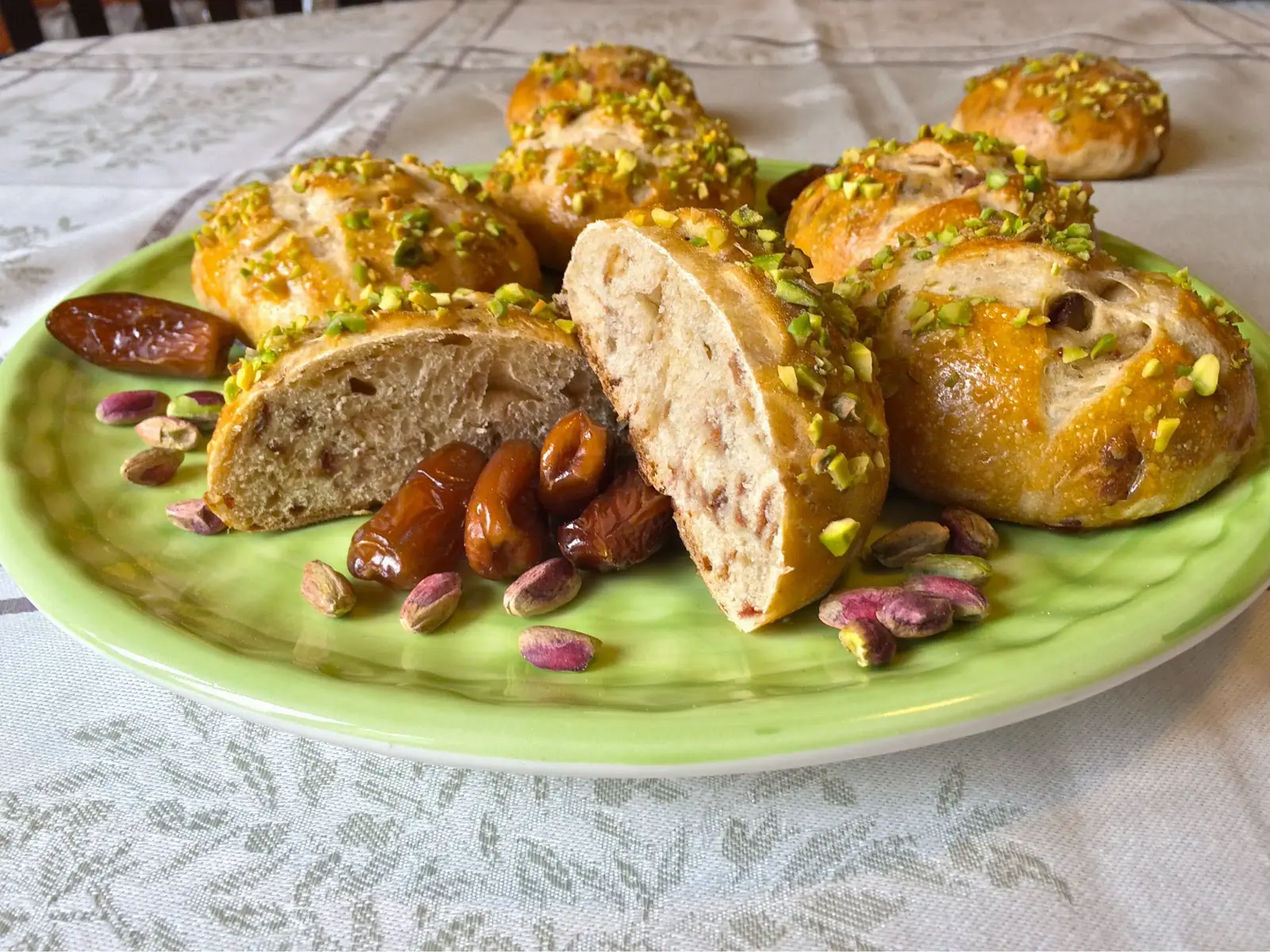 Panini ai datteri e pistacchi