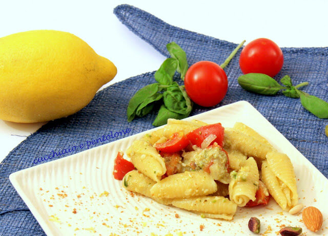 pasta con pesto misto, bottarga e limone