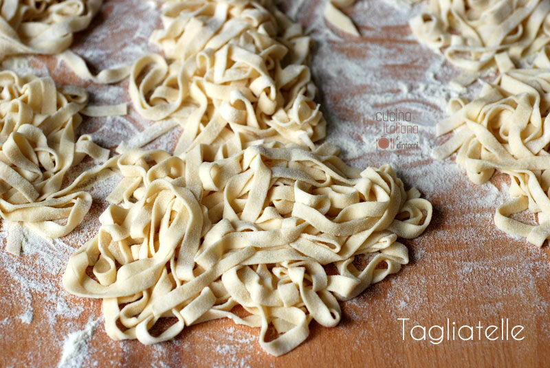 Pasta fresca: le tagliatelle (a basso contenuto di uova)