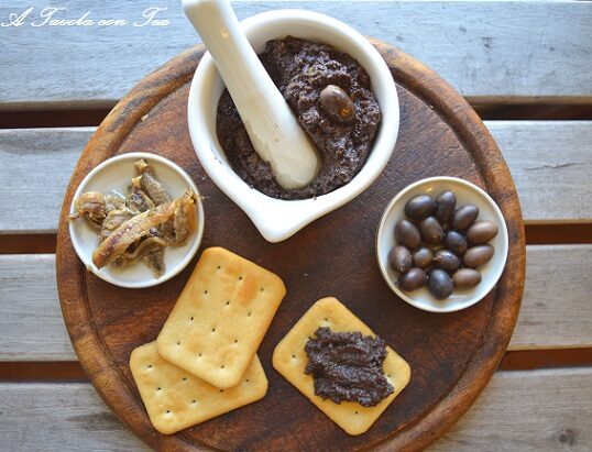Patè di olive fatto in casa