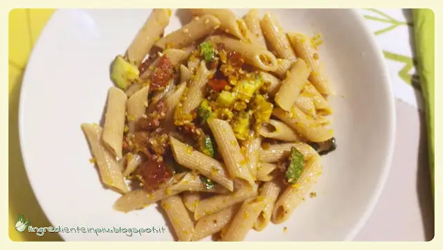 Penne integrali ai colori d’estate