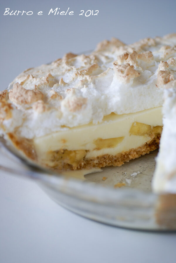 Pie meringato di cocco, banana e marshmallows, frutto di una snervante attesa