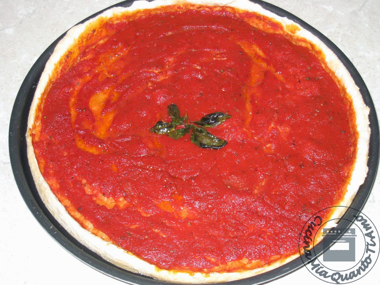 Pizza al pomodoro