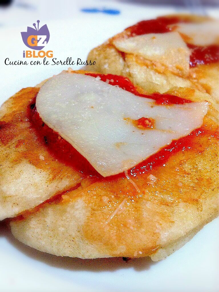 Pizzelle fritte al pomodoro