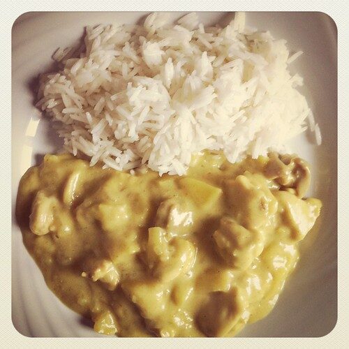 Pollo al curry con le mele. Il mio.