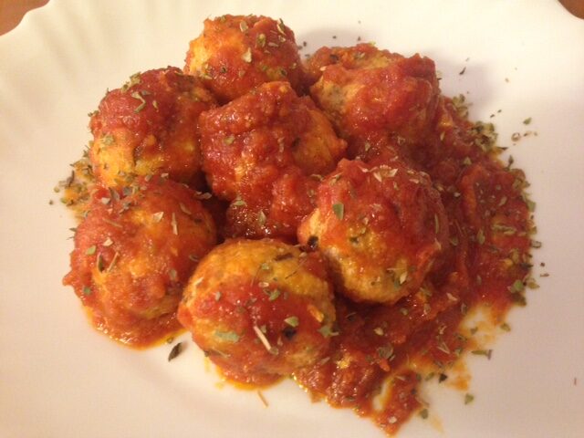 Polpette di tofu piccanti al sugo