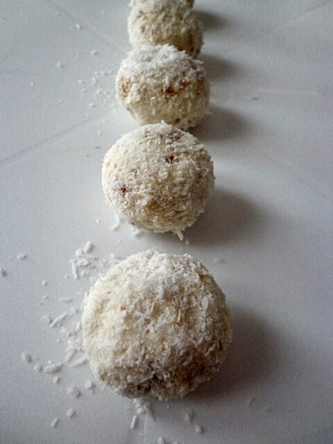 Praline di cocco e cioccolato bianco