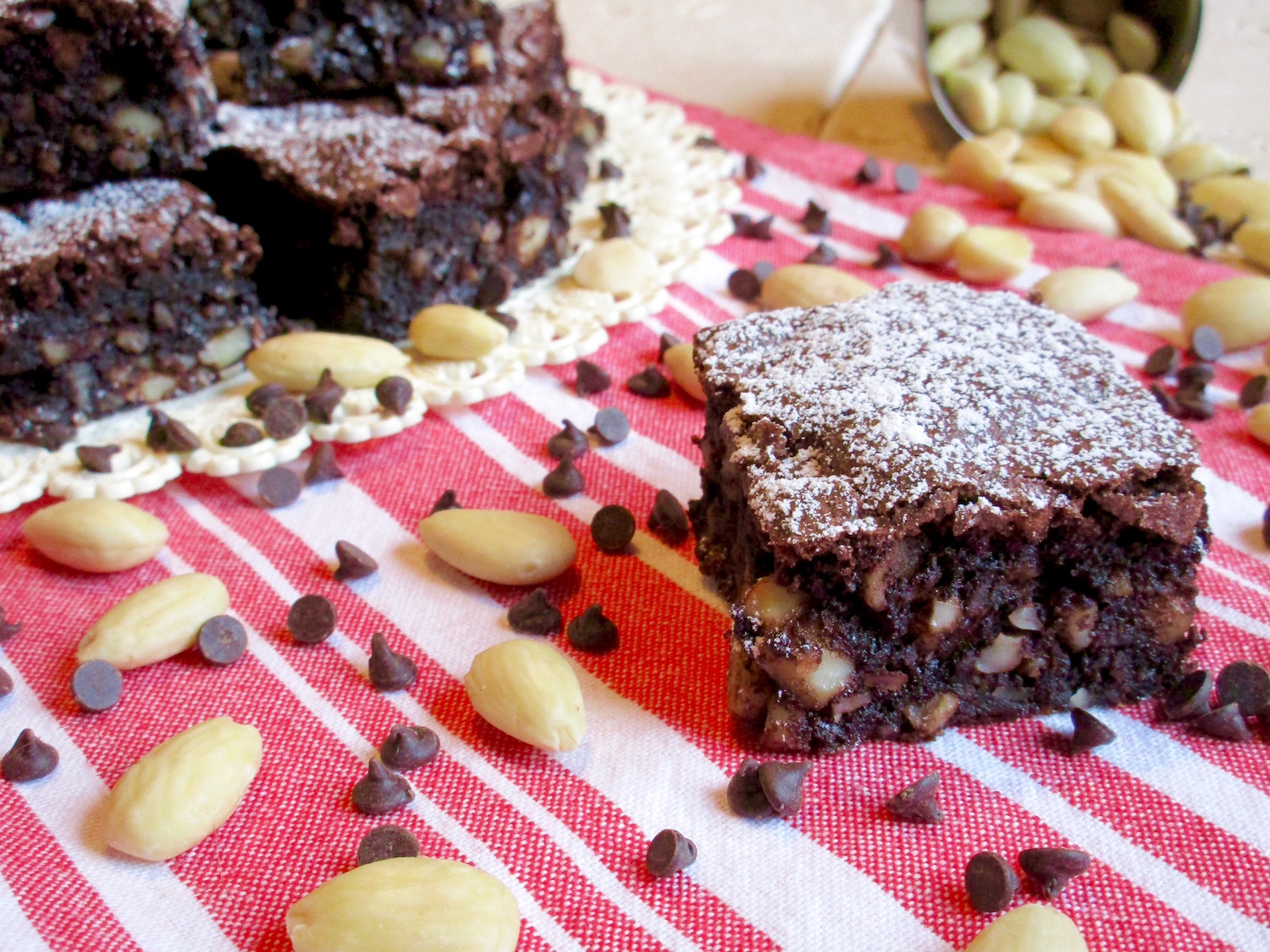 Quadrotti al Cioccolato e Mandorle