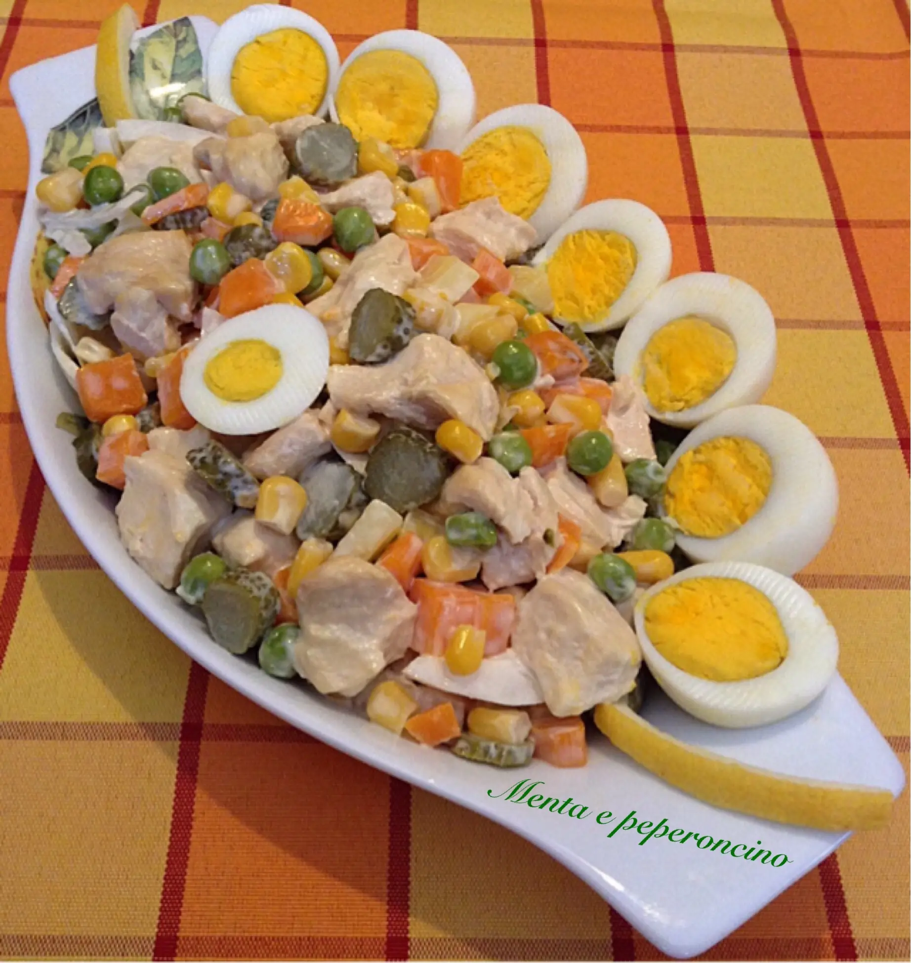 Ricca insalata di pollo Ucraina