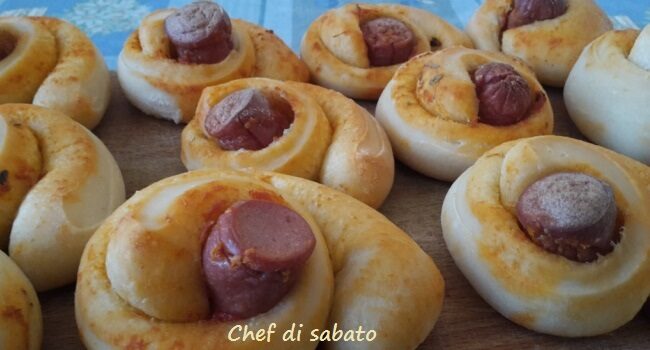 Riccioli di pane con wurstel