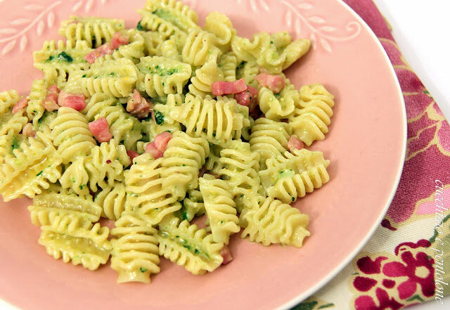 rivisitazione da gente del fud, radiatori con pesto ai broccoli e pancetta