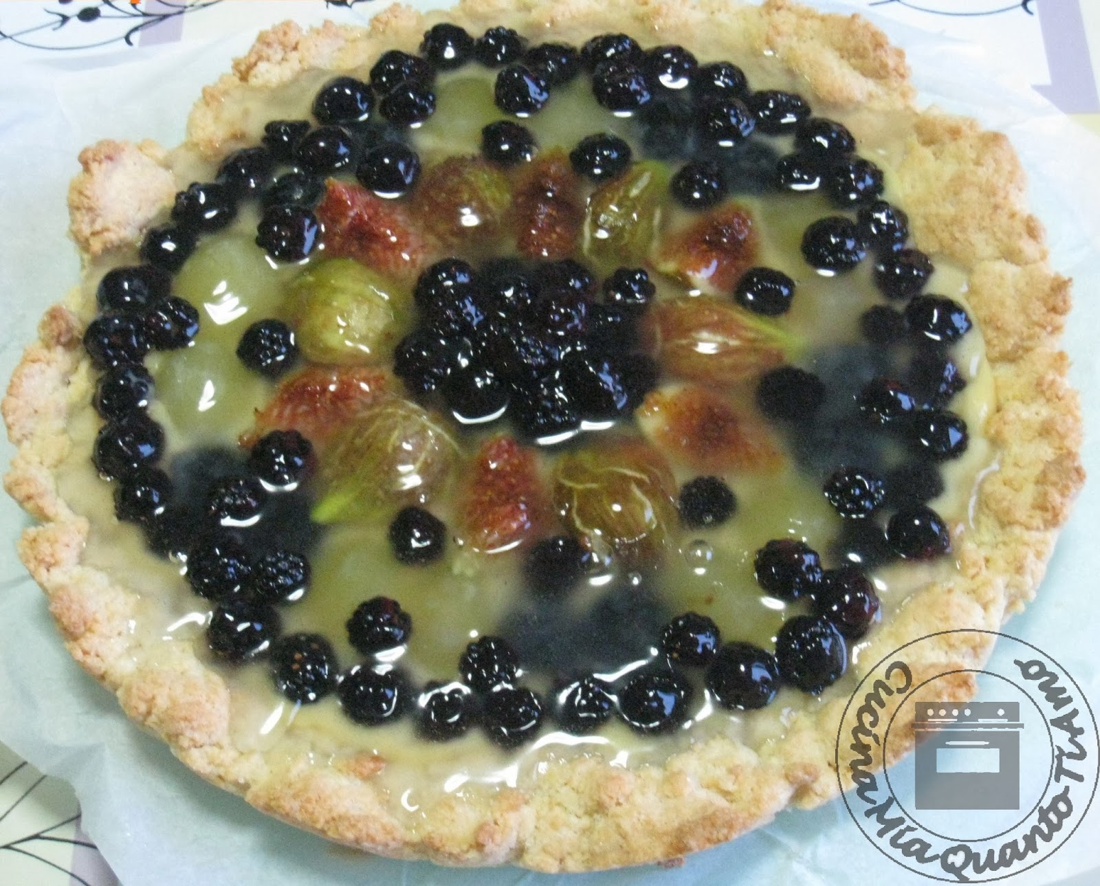 Sbriciolata con frutta fresca