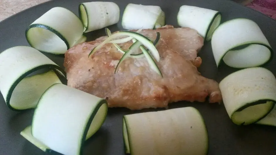 Scaloppine al limone e boccoli di zucchine