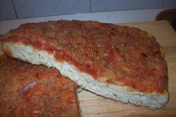 Sfincione palermitano