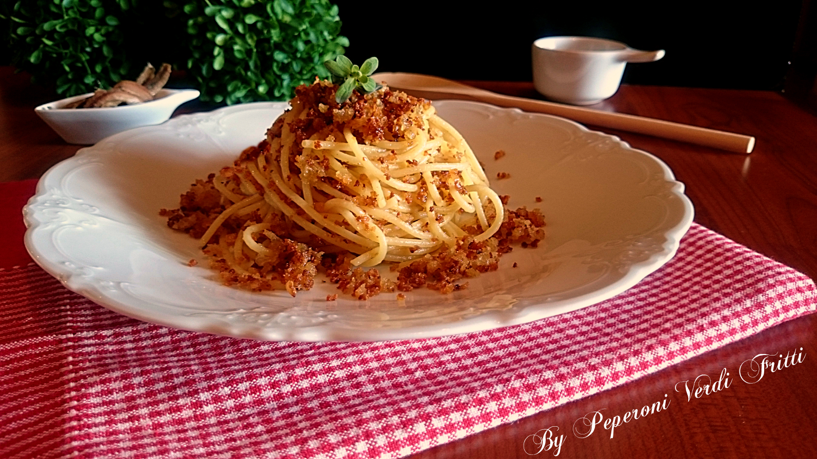 Spaghetti alla mollica e acciughe ( spaghetti alla mullicata)