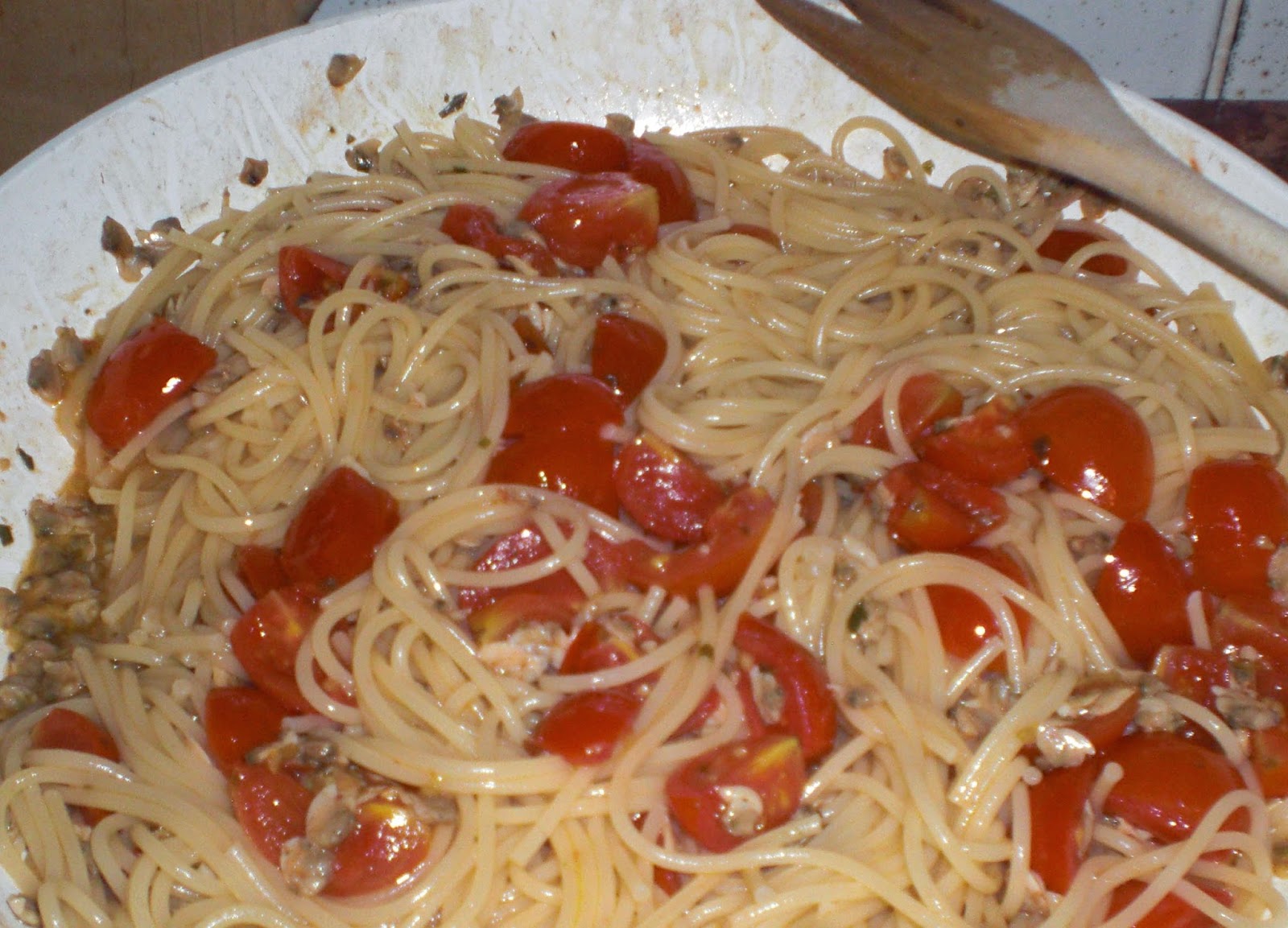 Spaghetti con vongole e pomodorini
