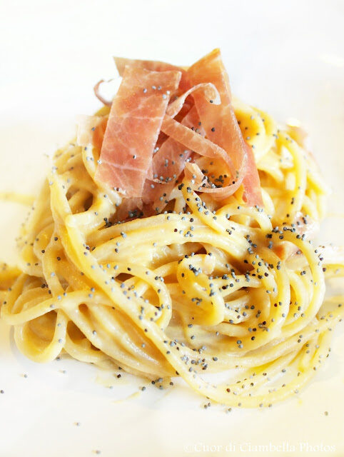 Spaghetti integrali alla crema di Zucca e Ricotta con Prosciutto Crudo e Semi di Papavero